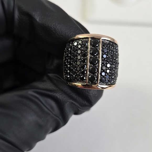 Vintage Jewelry - Rose Gold Spinel/Onyx Ring – A Bold Statement of Sophistication